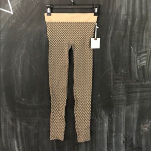 Nice leggings for work.